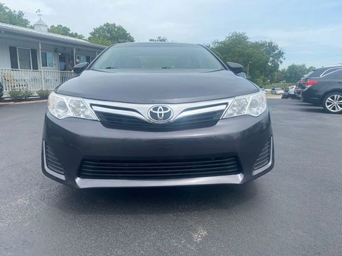 Used 2014 Toyota Camry LE FWD image 2