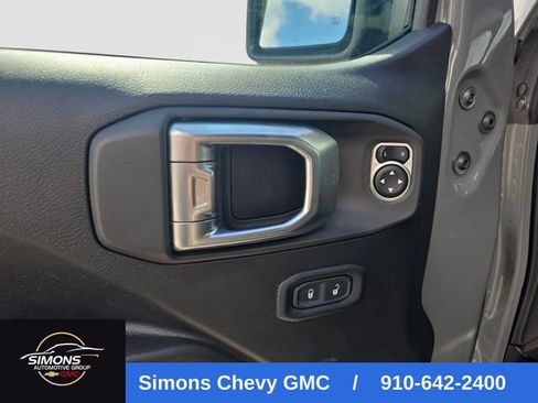 Used 2023 Jeep Wrangler Unlimited w/ Sun & Screen Package AWD/4WD image 16