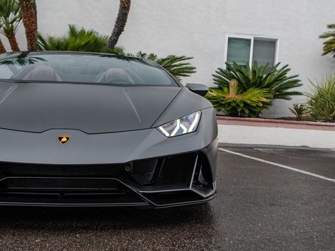 Used 2024 Lamborghini Huracan EVO image 32