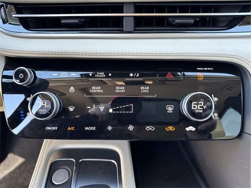 Used 2024 INFINITI QX60 Sensory image 24