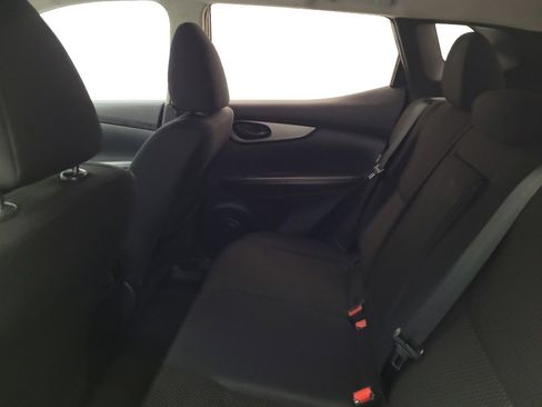 Used 2021 Nissan Rogue Sport S image 18