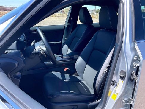 Used 2025 Lexus IS 300 F Sport image 8