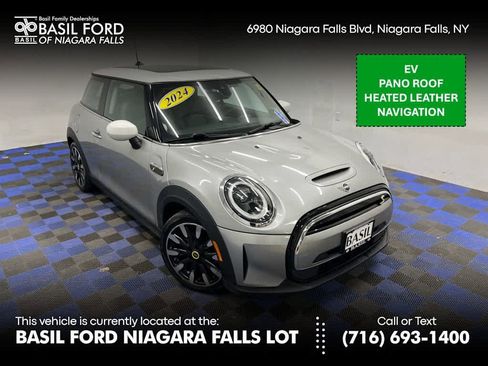 Used 2024 MINI Cooper SE image 1