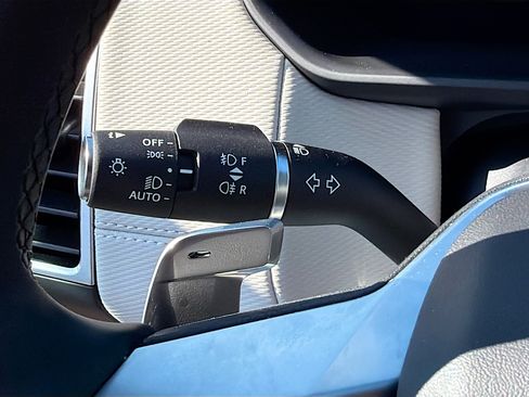 New 2025 Land Rover Discovery Dynamic SE image 36