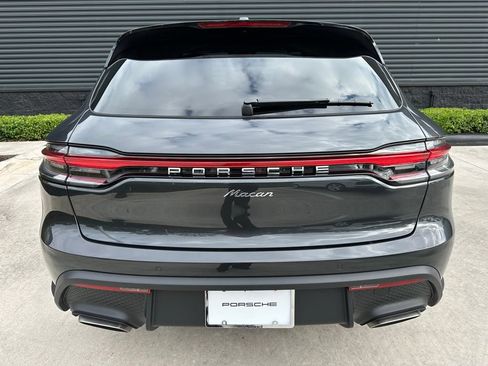 Used 2026 Porsche Macan AWD/4WD image 12