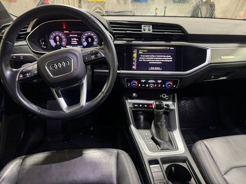 Used 2021 Audi Q3 2.0T Premium w/ Convenience Package image 2