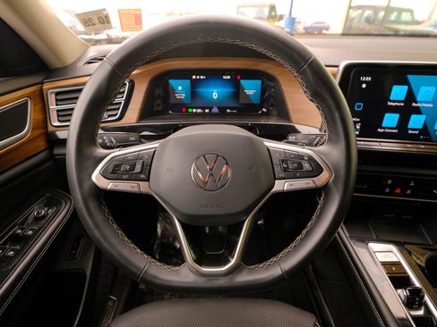 Used 2024 Volkswagen Atlas SE image 34