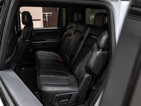 Used 2025 Rivian R1S Adventure AWD/4WD image 38