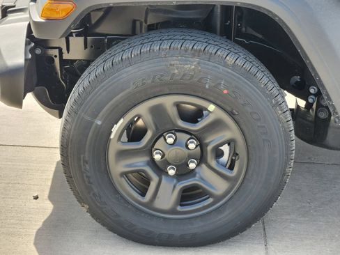 New 2026 Jeep Gladiator Sport AWD/4WD image 11