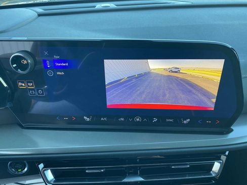 New 2026 Chevrolet Traverse LT w/ Sun and Wheel Package image 14