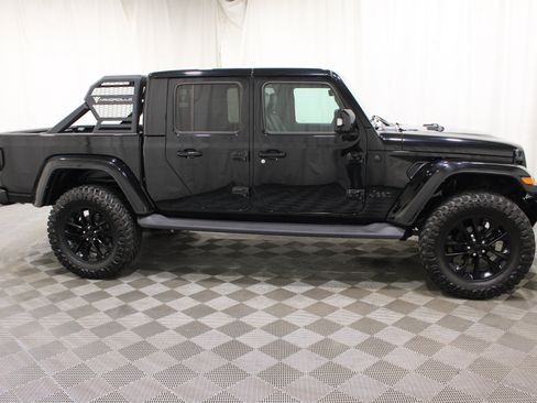 Used 2023 Jeep Gladiator Overland AWD/4WD image 30