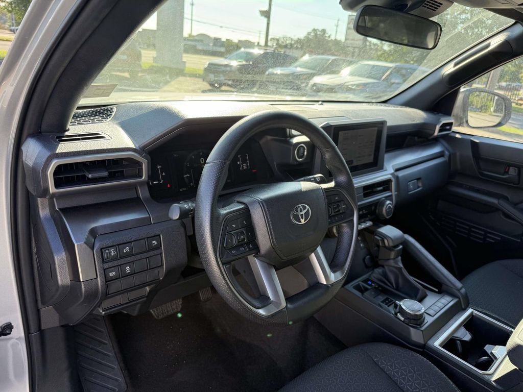 Certified 2025 Toyota 4Runner SR5 AWD/4WD image 11
