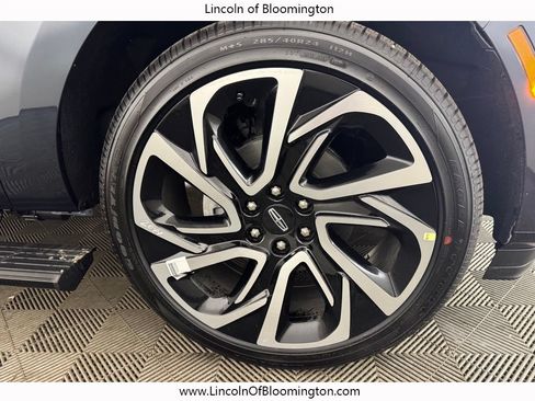 New 2026 Lincoln Navigator Reserve AWD/4WD image 29