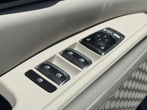 New 2026 Kia Carnival EX FWD image 16