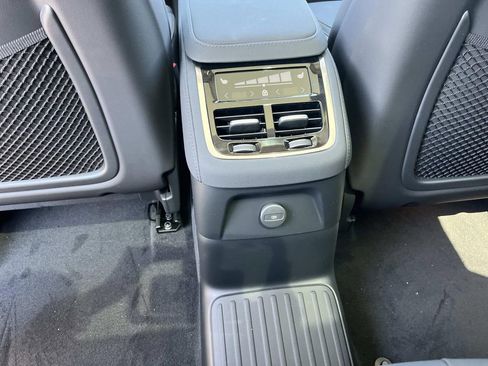 New 2026 Volvo XC90 T8 Plus w/ Protection Package Premier AWD/4WD image 17