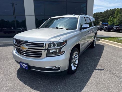 Used 2020 Chevrolet Suburban Premier w/ Premier Plus Edition AWD/4WD image 1