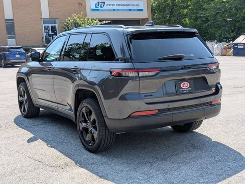 Certified 2024 Jeep Grand Cherokee Limited w/ Black Appearance Package AWD/4WD image 8