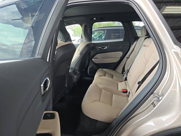 Used 2026 Volvo XC60 B5 Plus AWD/4WD image 13