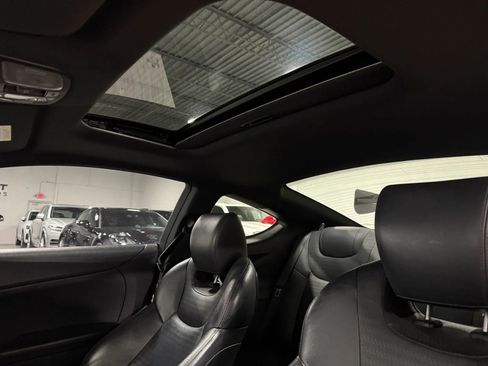 Used 2013 Hyundai Genesis 3.8 RWD image 12