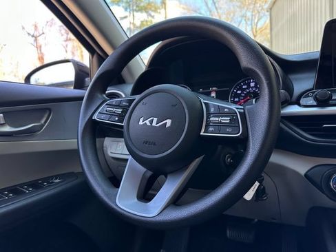 Used 2023 Kia Forte LXS w/ LXS Technology Package FWD image 19