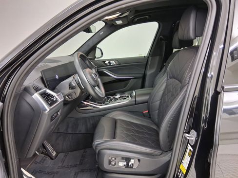 Certified 2023 BMW X7 xDrive40i w/ M Sport Package AWD/4WD image 3