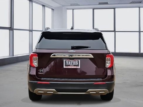 Used 2022 Ford Explorer XLT w/ Equipment Group 202A image 5