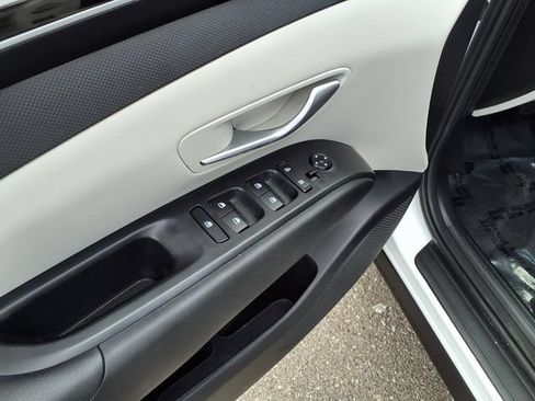 Certified 2024 Hyundai Tucson SEL FWD image 15