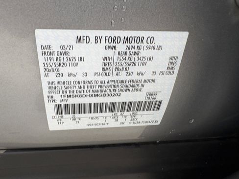 Used 2021 Ford Explorer XLT w/ Equipment Group 202A AWD/4WD image 39