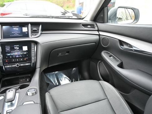 Used 2023 INFINITI QX50 Luxe AWD/4WD image 15