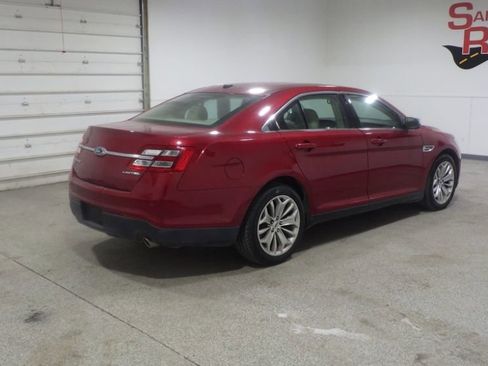 Used 2018 Ford Taurus Limited image 4