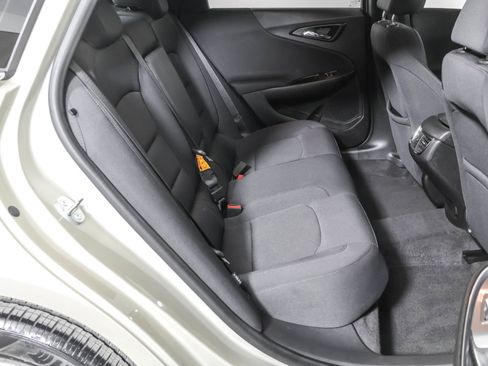 Used 2016 Chevrolet Malibu LT image 38