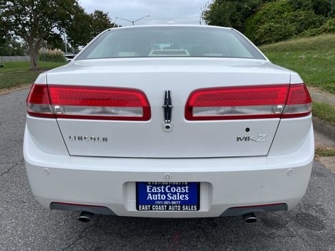 Used 2010 Lincoln MKZ image 5