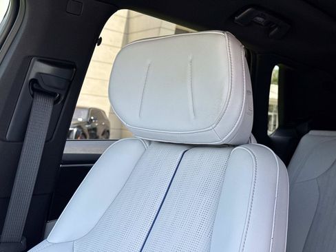 Used 2024 Cadillac Lyriq Luxury RWD image 24
