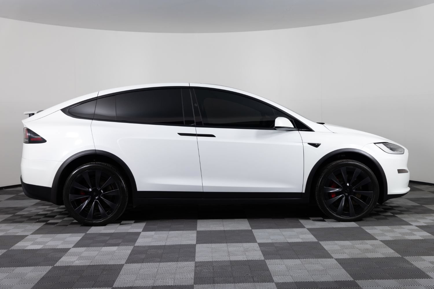 Used 2023 Tesla Model X AWD/4WD image 9