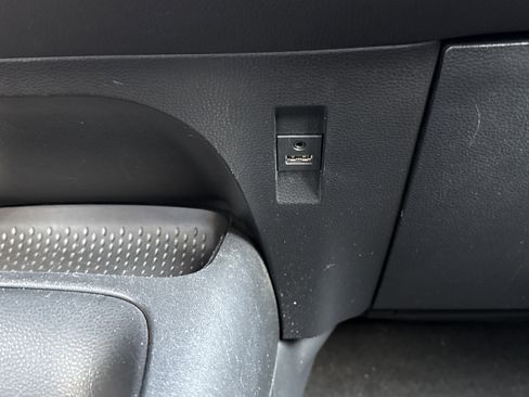 Used 2020 Toyota Corolla LE image 16