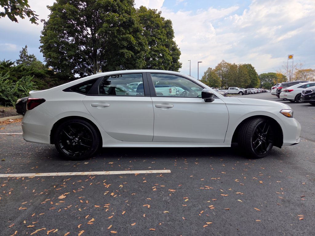 Used 2025 Honda Civic Sport image 26