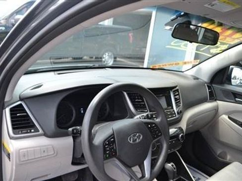 Used 2017 Hyundai Tucson SE FWD image 12