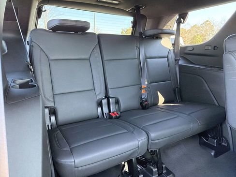 Used 2024 Chevrolet Tahoe Z71 w/ Luxury Package image 18