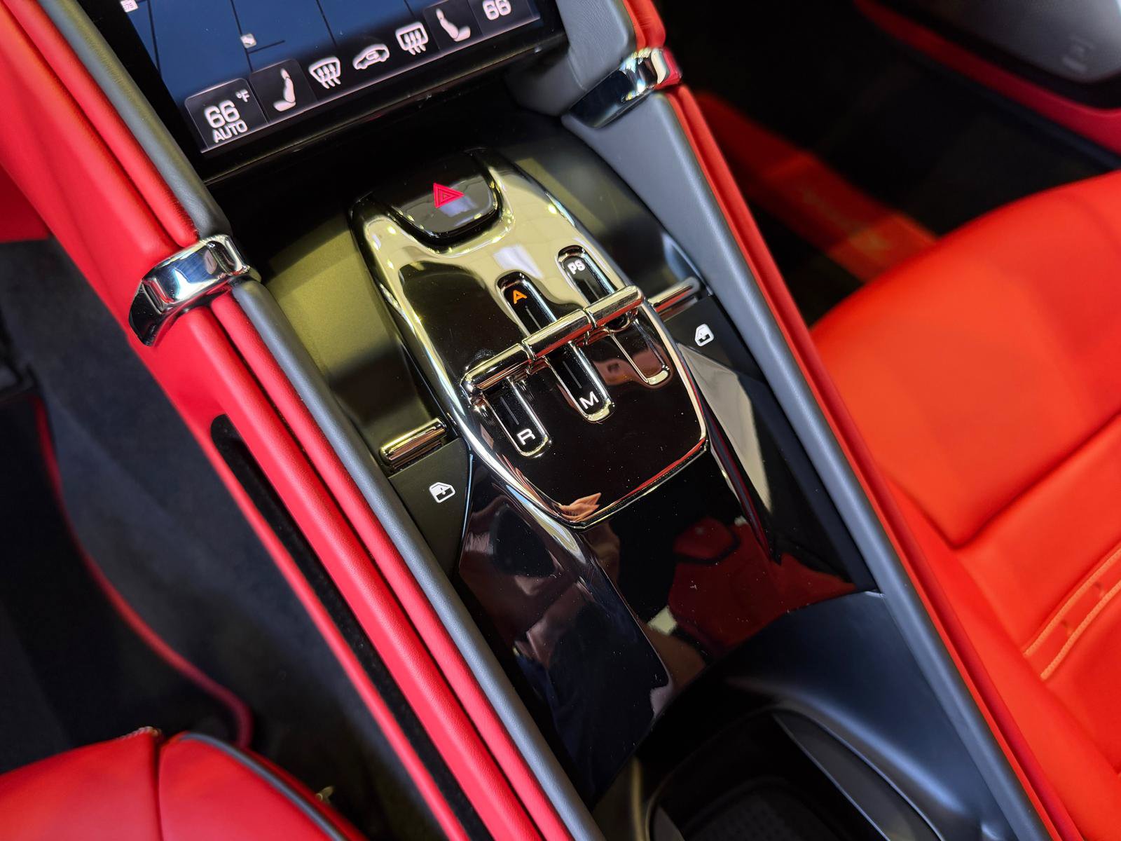 Used 2022 Ferrari Roma RWD image 43