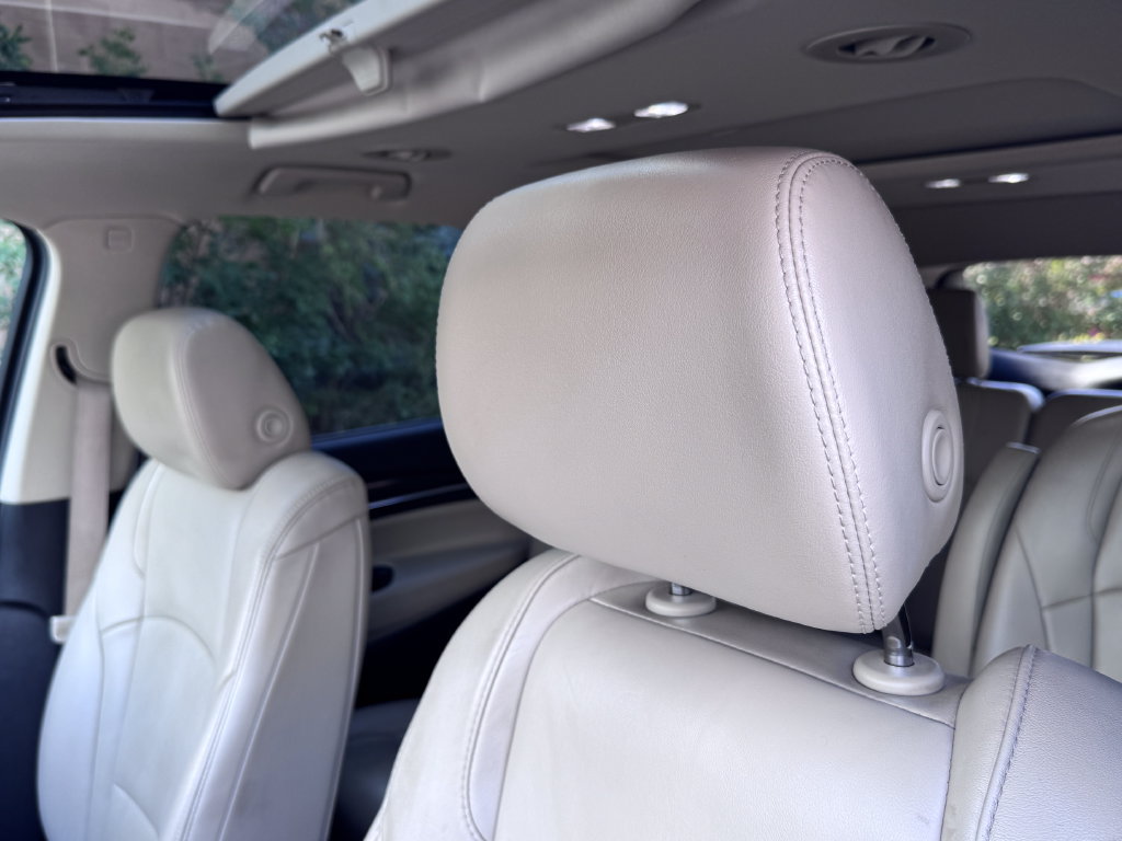 Used 2018 Buick Enclave Premium AWD/4WD image 23