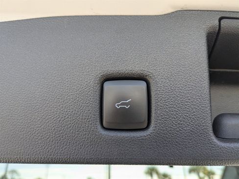 Used 2022 Ford Escape SEL w/ Technology Package image 14