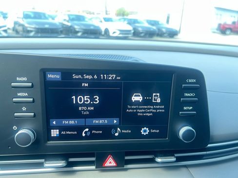 Used 2026 Hyundai Elantra SE FWD image 12