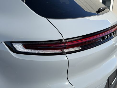 Certified 2026 Porsche Cayenne AWD/4WD image 12