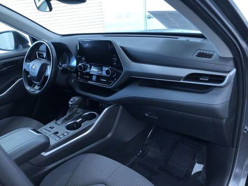 Certified 2024 Toyota Highlander LE image 25