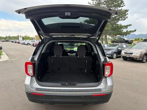 Used 2024 Ford Explorer XLT AWD/4WD image 15