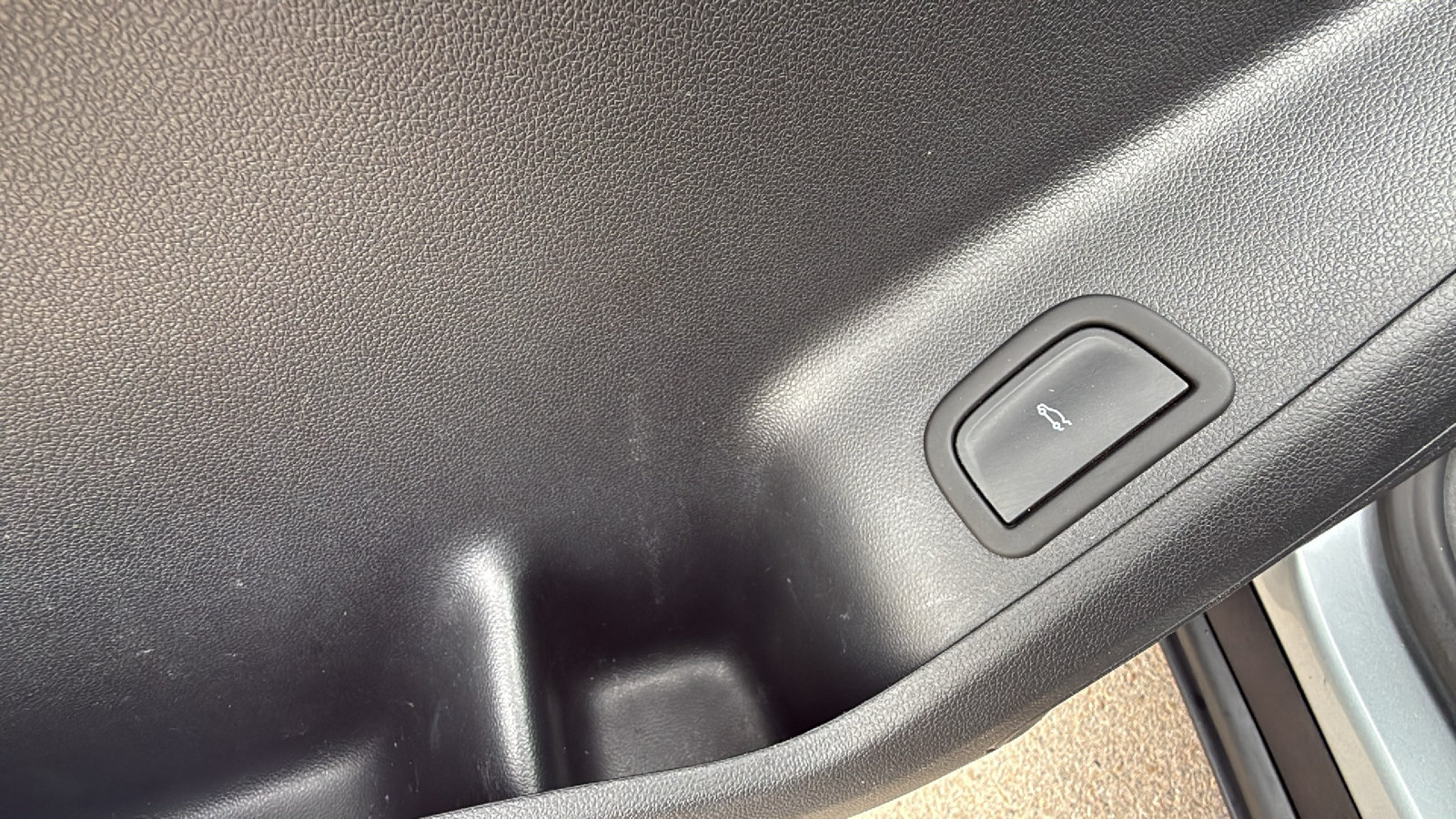 Used 2026 Chevrolet Traverse LT FWD image 12