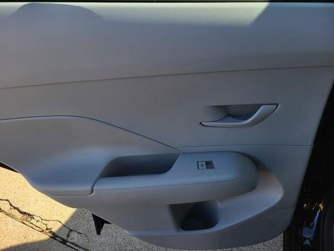 New 2026 Hyundai Kona SE image 8