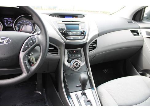 Used 2013 Hyundai Elantra GLS w/ Preferred Pkg image 20