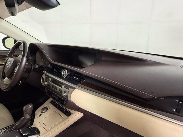 Used 2016 Lexus ES 350 w/ Luxury Package w/Wood Trim FWD image 30
