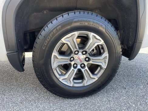 Used 2025 GMC Sierra 1500 SLT RWD image 11